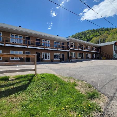 Motel Le Riviera La Malbaie Exterior foto